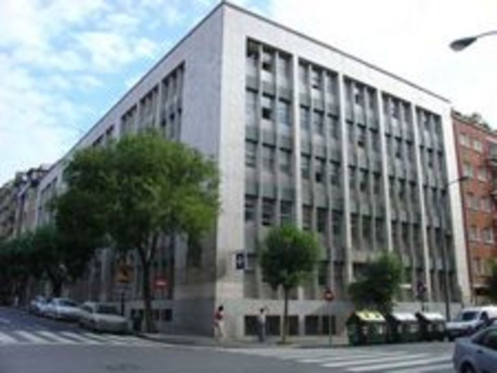 Ambulatorio de Deustu, donde se encuentra el PAC que se quiere cerrar.