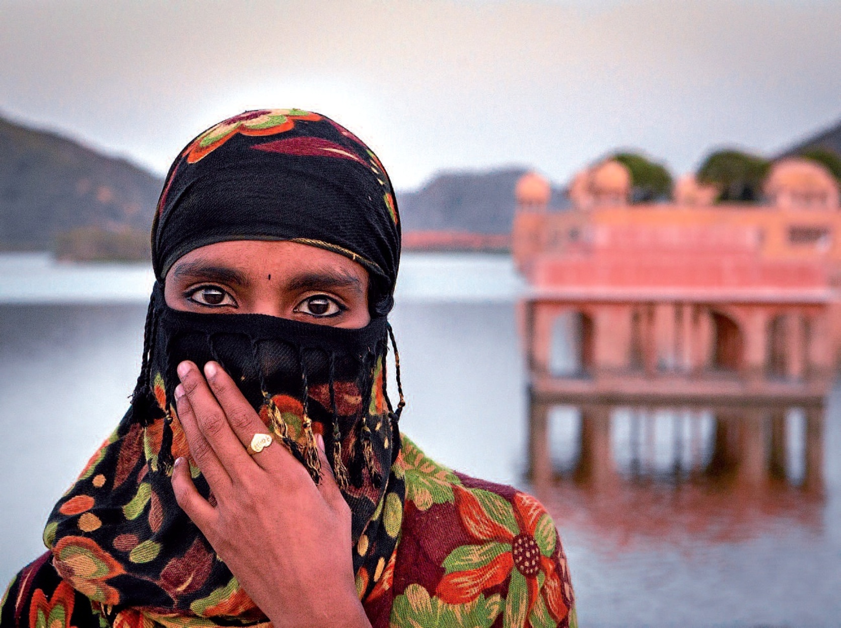 Rajastaneko emakume batmakume bat.