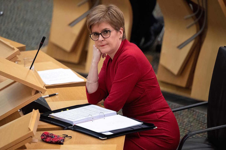 La ministra principal de Escocia, Nicola Sturgeon, en Holyrood. (Andy BUCHANAN/AFP)