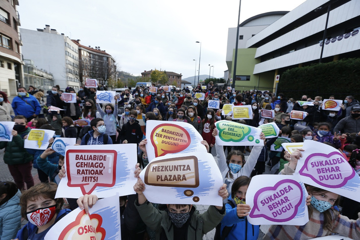 Manifestazioa Bilbon, Hezkuntza Plazara dinamikaren baitan. (Aritz LOIOLA/FOKU)
