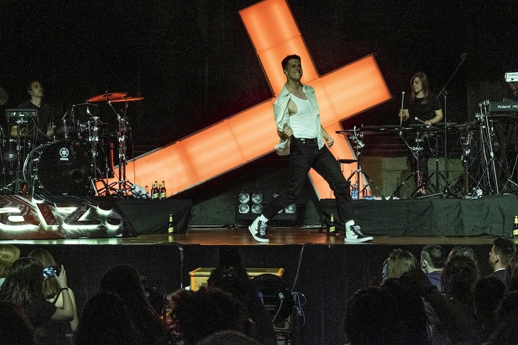 Zetak taldea Sanagustin Kulturguneko eszenatokian. (Jon URBE/FOKU)