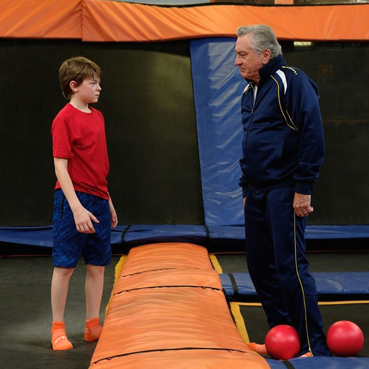 El pequeño Oake Fegley se enfrenta al veterano Robert de Niro. (NAIZ)