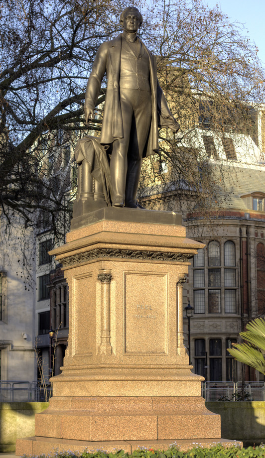 Estatua de Robert Peel en Parliament Square, Londres. (WIKIPEDIA)