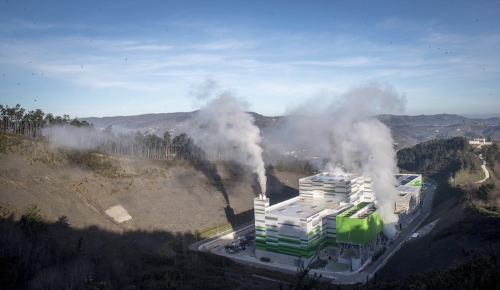 Incineradora de Zubieta, en los días en los que llevó a cabo pruebas. (Gorka RUBIO/FOKU)
