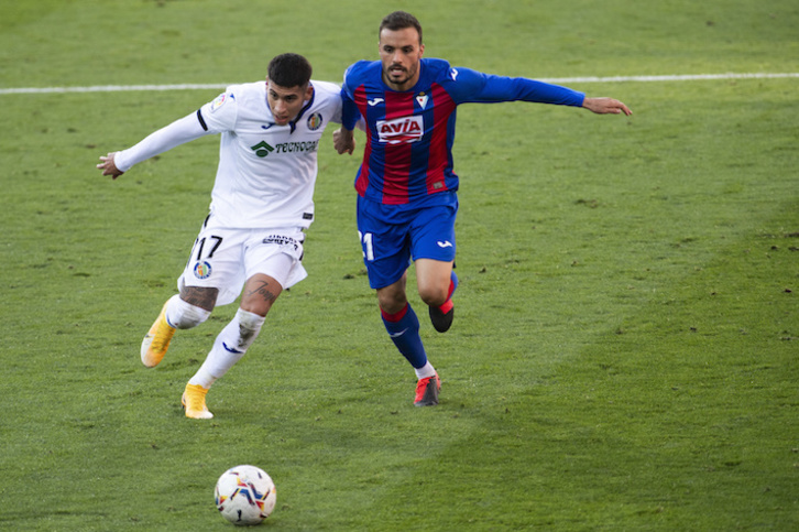 En la imagen, Pedro León y Olivera en la visita del Getafe al campo armero, hace dos semanas. (Juan Carlos RUIZ/FOKU) 