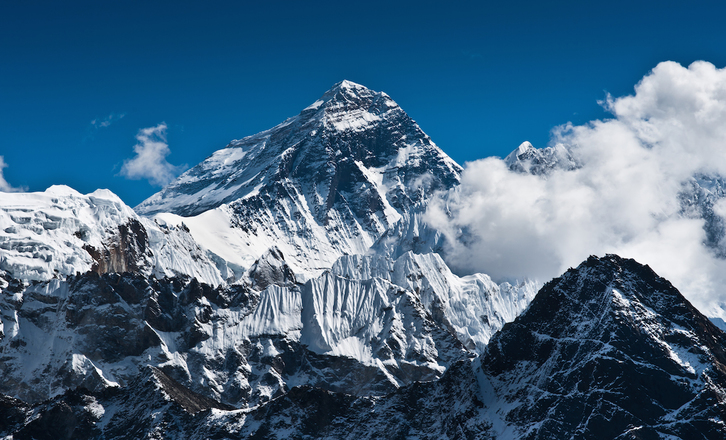Imagen del Everest, ahora a 8.848,86 metros sobre el nivel del mar. (GETTY IMAGES)