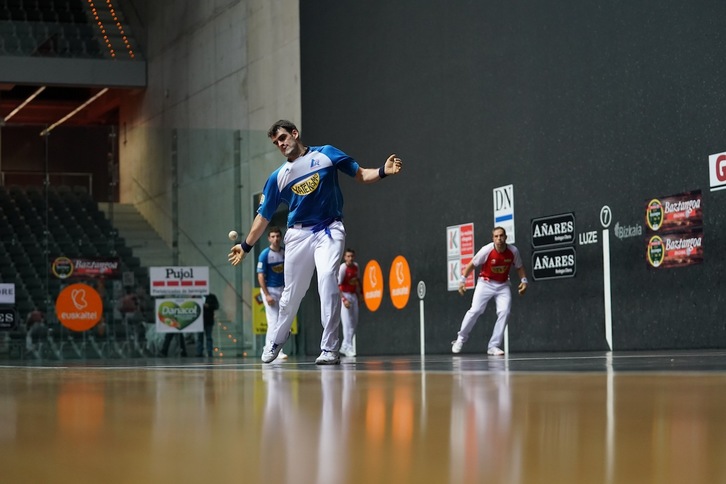 Joseba Ezkurdia, sakea ateratzen Bilboko finalean (Endika PORTILLO / FOKU)