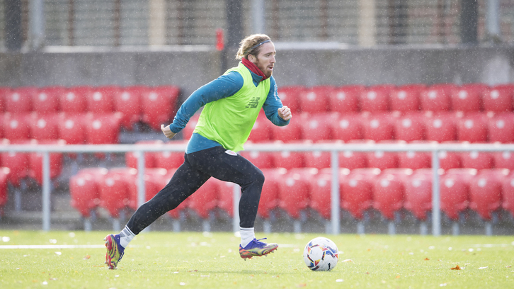 Muniain durante un entrenamiento en Lezama. (@AthleticClub)