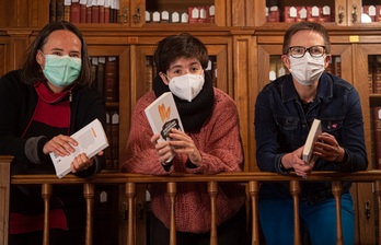 Ezker eskuin, Garbiñe Elizegi, Danele Sarriugarte eta Amaia Astobiza. (Jagoba MANTEROLA I FOKU)