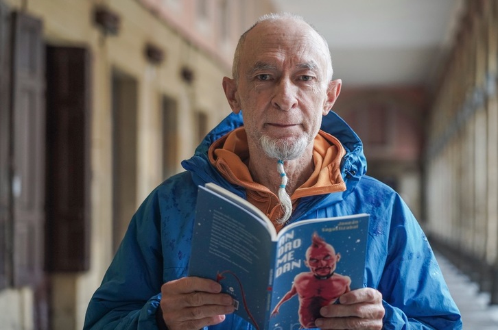Joxean Sagastizabal idazketara itzuli da ‘Andromedan’ izenburuarekin. (Andoni CANELLADA I FOKU)
