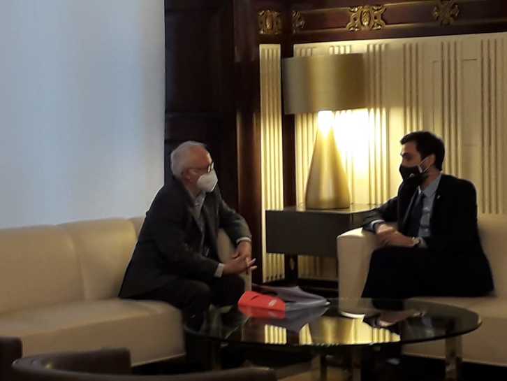 Azkarraga y Torrent durante la reunión de este jueves. (Sare)