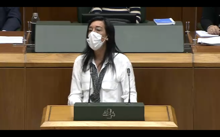 La parlamentaria de Vox, Amaia Martínez, durante su intervención.