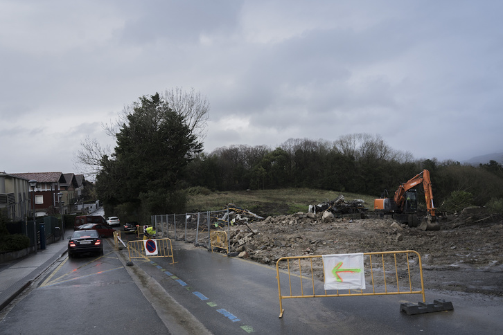 El caserío Txanpuene ha sido derribado hasta sus cimientos. (Gorka RUBIO/FOKU)