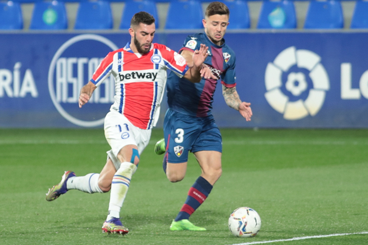 El Alavés ha visto cómo en El Alcoraz se ha acabado su racha positiva. (LA OTRA FOTO)