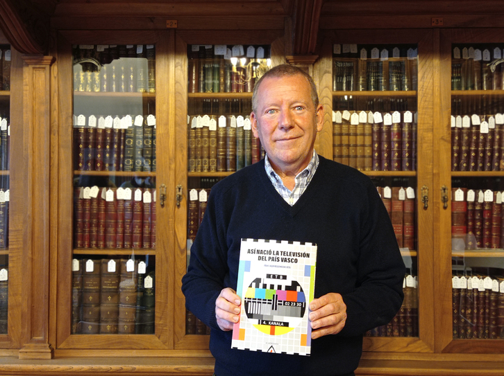 Iñaki Agirregomoskorta, autor de la publicación sobre la creación de ETB. (Alberdania)