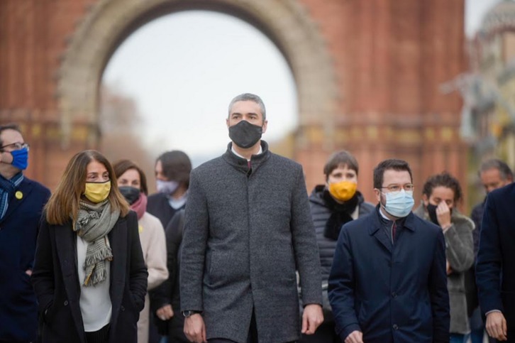 El conseller de exteriores Bernat Solé acompañado de varios miembros de ERC. (Vía twitter).