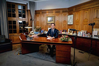 Mark Rutte se ha dirigido hoy a los habitantes de los Países Bajos, en una inusual comparecencia. (Bart MAAT-ANP/AFP)