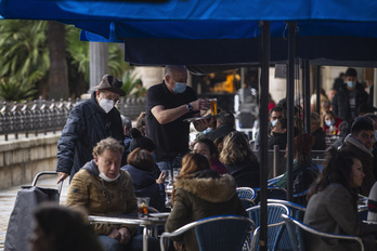 El frenazo en la mejora coincide con la relajación de las restricciones.    (Aritz LOIOLA I FOKU)