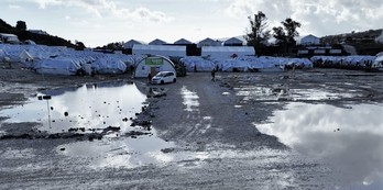 Uholdeek egoera are eta larriagoa egin dute Lesboseko kanpalekuan. (ZAPOREAK)