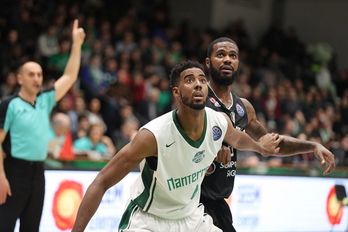 Alade Aminu, con la elástica de Nanterre. (FIBA)
