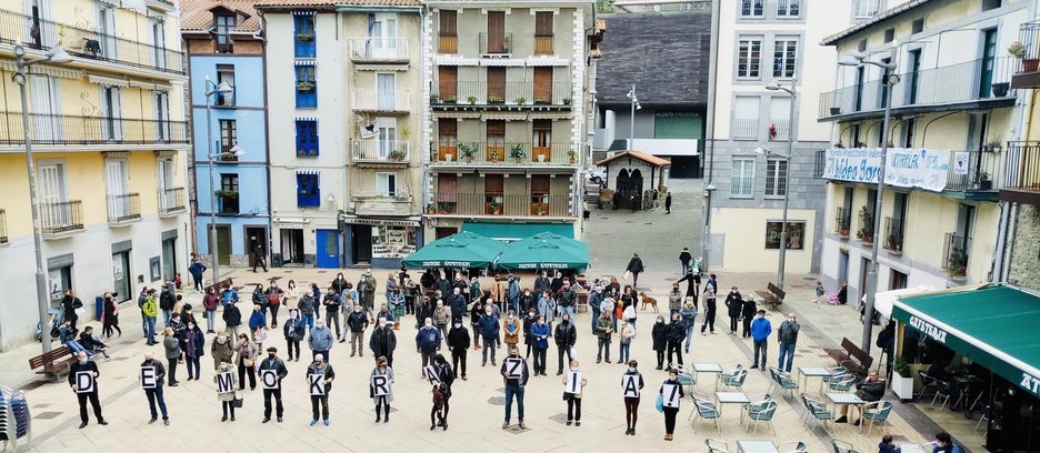 Debako elkarretaratzea. (@DebaEHBildu)