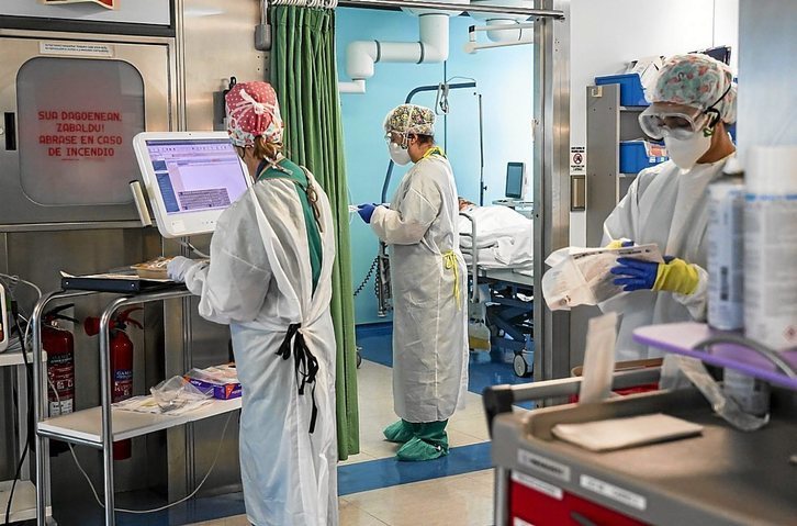 Todas las camas que ocupan pacientes de coronavirus suponen sobrecarga asistencial