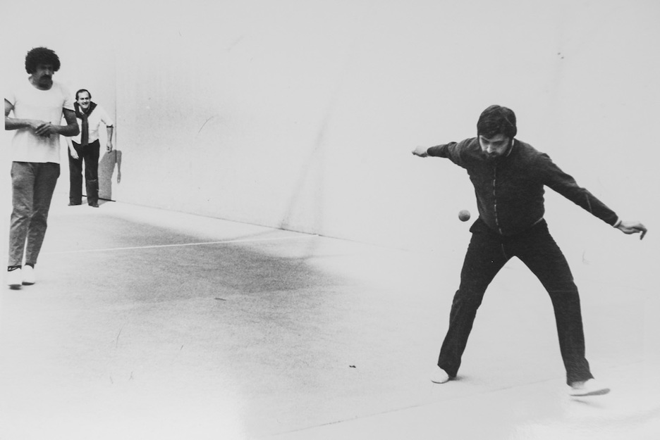 Urrutikoetxea Txomin Iturberekin pelotan. (URRUTIKOETXEA SENDIAK UTZITAKO ARGAZKIA)