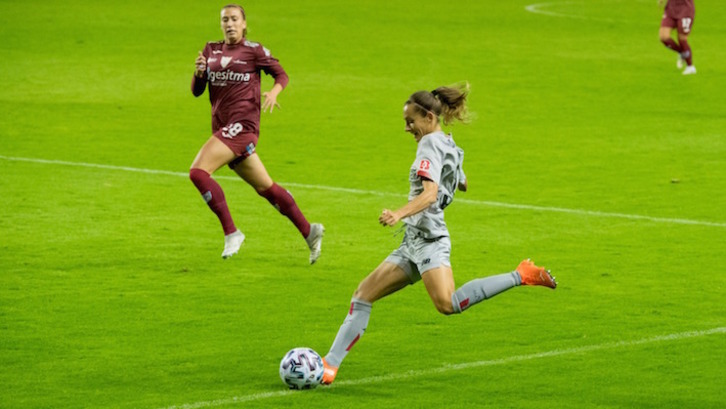 El Athletic necesita reencontrarse con la victoria en Logroño. En la imagen, Moraza durante el choque copero de las rojiblancas en Las Gaunas. (Athletic Club)