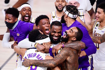 Los Lakers se proclamaron campeones de la NBA la pasada temporada y esta deberán defender título. (Douglas P. DEFELICE/AFP)