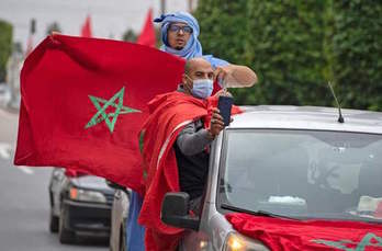 Marroquíes celebran el respaldo de Donald Trump a la ocupación del Sahara. (Fadel SENNA/AFP)