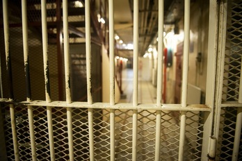 “Les personnes mises en prison sont vidées de leur énergie vitale”. © Guillaume FAUVEAU