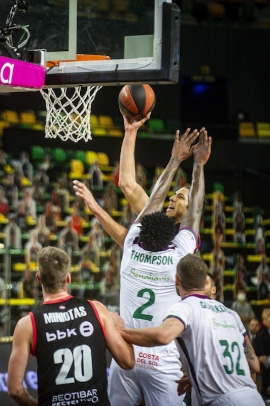 Junto con Kulboka, un sorprendente Dos Anjos ha brillado pese a la derrota bilbaina. (Jaizki FONTANEDA / FOKU)