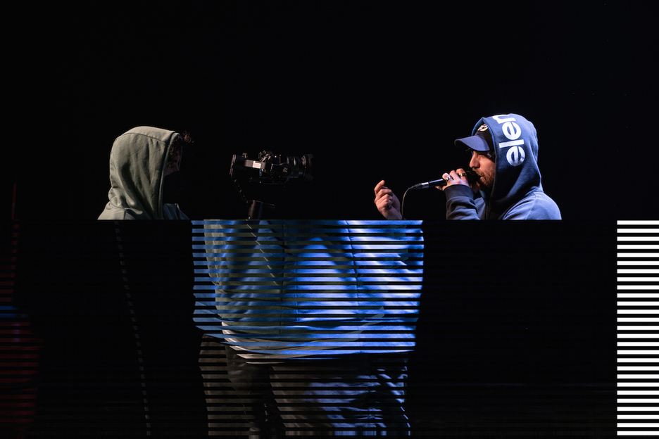 Juantxo Arakama, zuzenean zuen etxeetan sartzen. (Beñat GOIA) Juantxo Arakama, zuzenean zuen etxeetan sartzen. (Beñat GOIA)