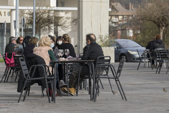 Terraza bat, Donostian. (Gorka RUBIO/FOKU)