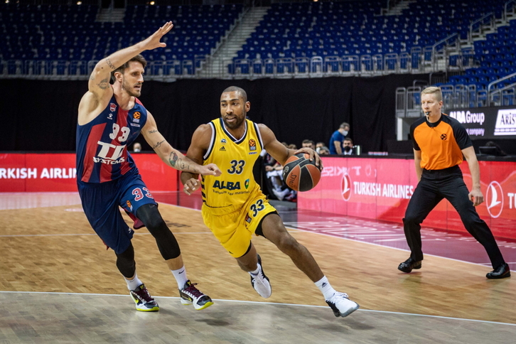 Granger, el MVP del partido con 21 puntos, y Polonara. (@albaberlin)