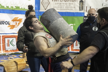 Gorka Etxeberriak, irudian Asteasun, bigarren egin du Eskuernagan. (Andoni CANELLADA / FOKU)