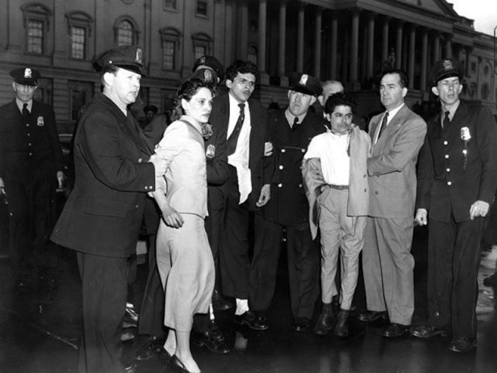 Los independentistas portorriqueños, tras ser detenidos por su asalto armado al Capitolio de EEUU en 1954.