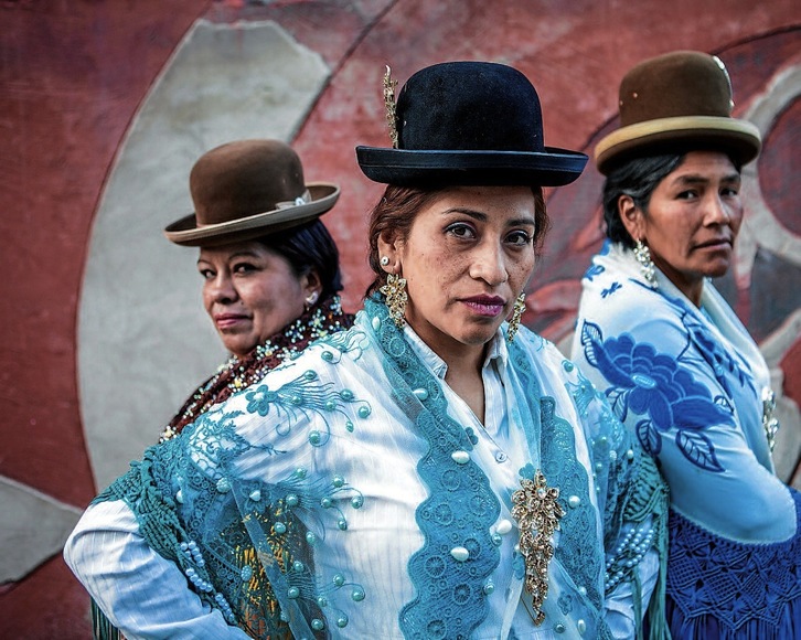 Cholitas.