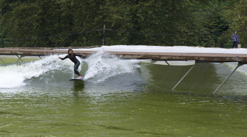 Une vague artificielle de Wavegarden en Gipuzkoa © Gorka RUBIO/FOKU