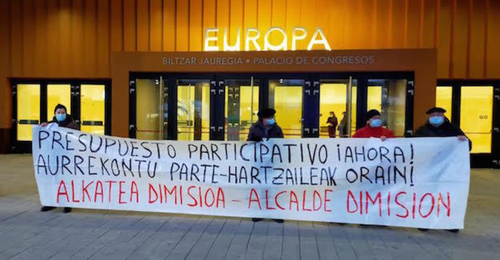 Movilización de las asociaciones de vecinos de Gasteiz. (ZAZPIGARREN ALABA)