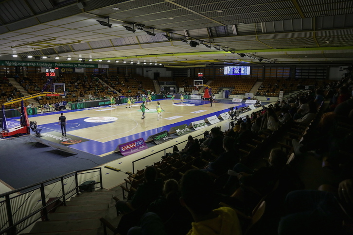 Araski debe jugar en Madrid, lejos del calor de Mendizorrotza. (Endika PORTILLO/FOKU)