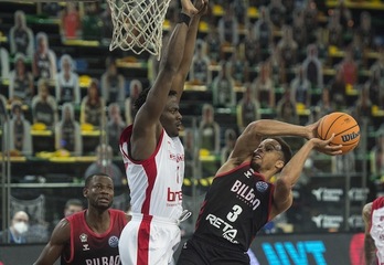 Jaylon Brown Bambergen aurka arituko da Alemanian, joaneko jardunaldian Miribillan jokatu zuen bezala. (Marisol RAMIREZ / FOKU)