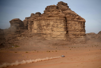 Al Rajhi, vencedor de la décima etapa en coches. (Franck FIFE / AFP)