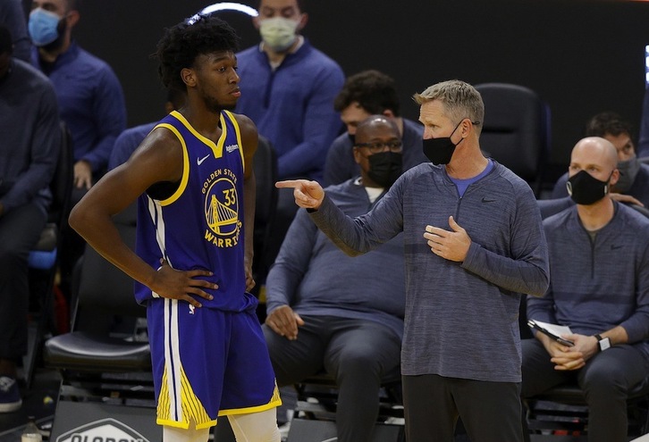 La NBA, obligada a ser cada vez más drástica para evitar nuevos contagios por covid-19 y poder continuar con la competición. (Ezra SHAW / AFP PHOTO)
