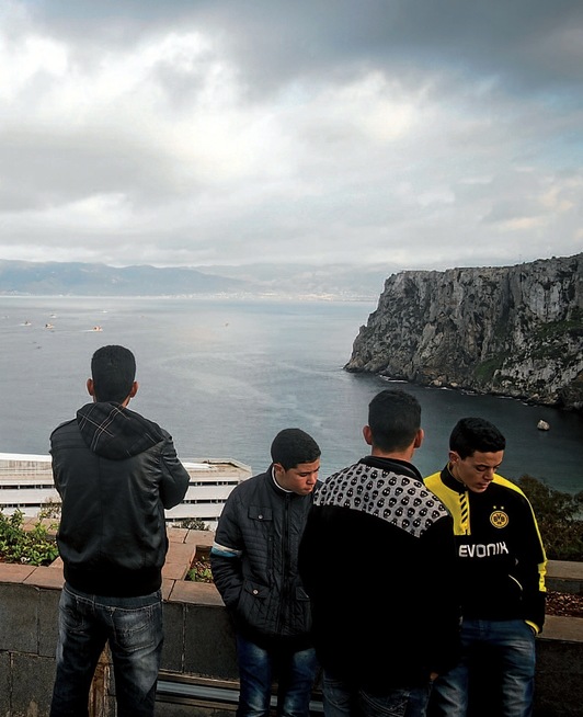 Imagen de jóvenes en Alhucemas.