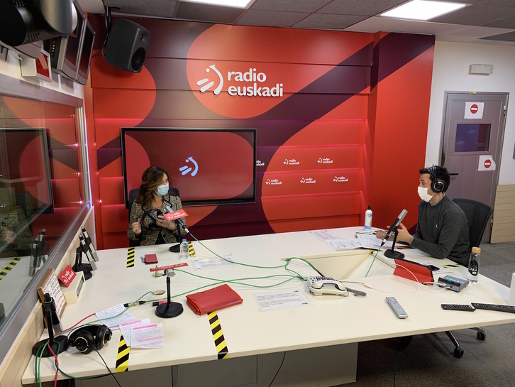 La consejera Olatz Garamendi ha estado este miércoles en los estudios de Radio Euskadi.
