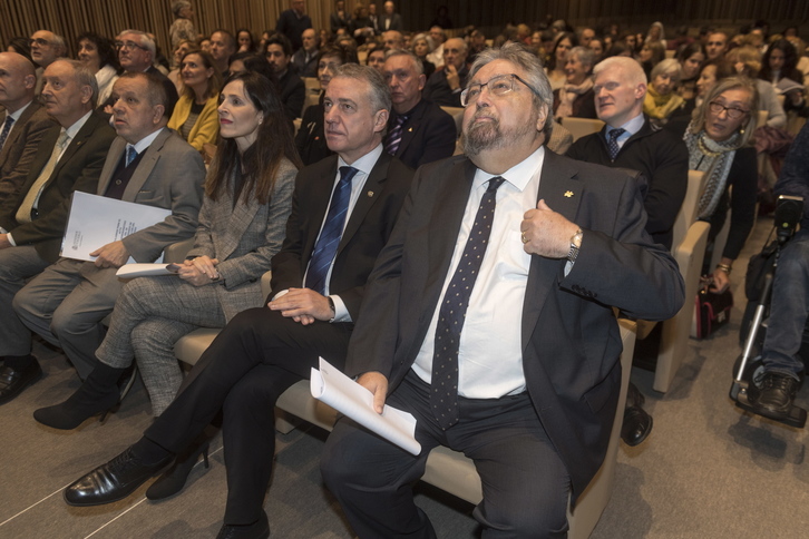 Manu Lezertua, Ararteko desde 2015, junto a Iñigo Urkullu. (Juanan RUIZ/FOKU)