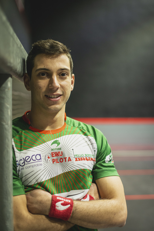 Luis Sánchez en el trinquete Berria de Hazparne. (Guillaume FAUVEAU) 