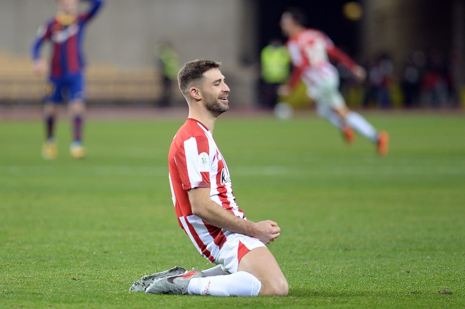 La cara de Yeray refleja toda la emoción del momento tras conquistar la Supercopa. (Cristina QUICLER/AFP)