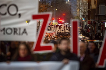 Manifestación en recuerdo de los obreros fallecidos el 3 de marzo de 1976. (Jaizki FONTANEDA/FOKU)